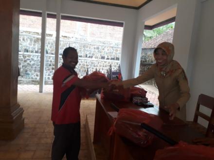 HALAL BIHALAL DAN PENYERAHAN SERAGAM LINMAS