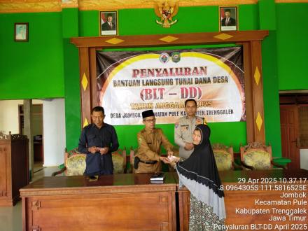 PENYALURAN BLT DD BULAN APRIL TAHUN ANGGARAN 2025 DESA JOMBOK KECAMATAN PULE KABUPATEN TRENGGALEK