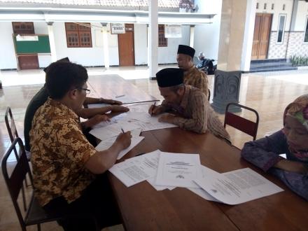 Penanda Tanganan Kontrak Kerja Petugas Penunjang K